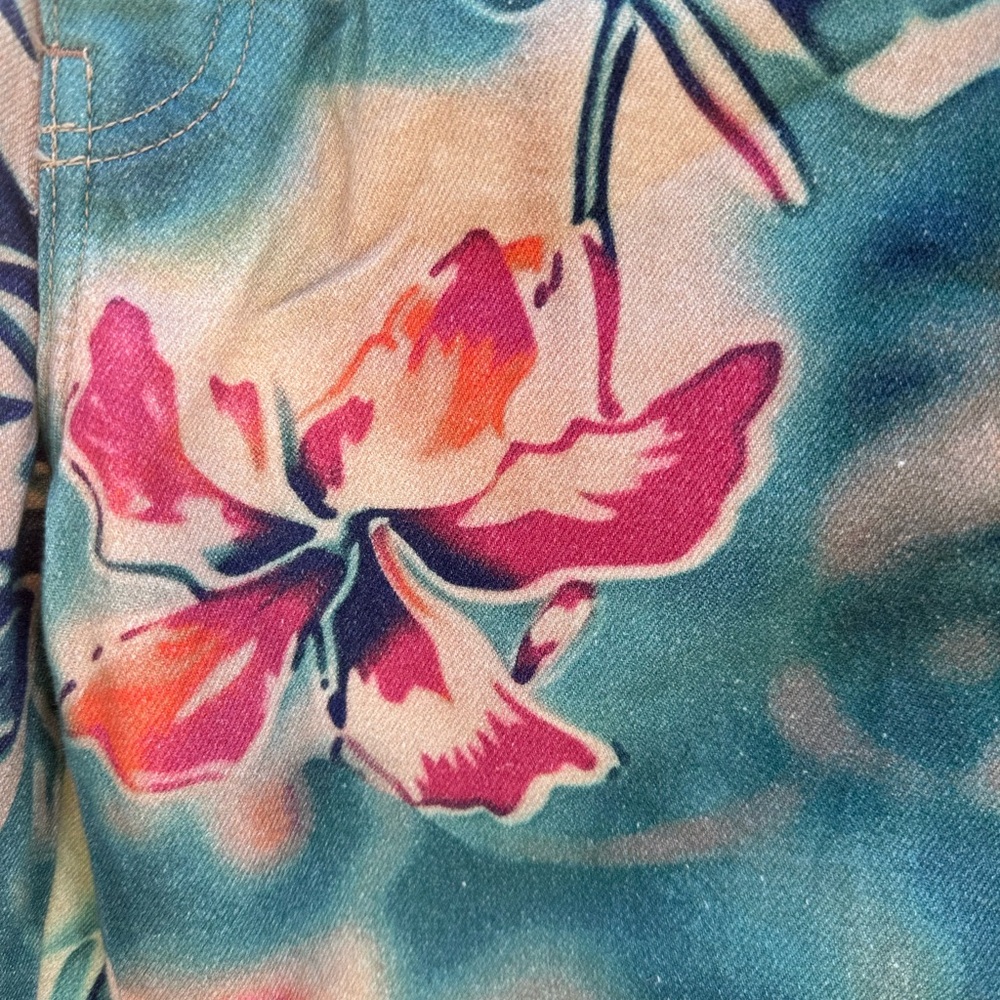 Free People We The Free Good Luck Barrel Jeans in Pool Floral 25 (fits like 24) - Picture 6 of 9